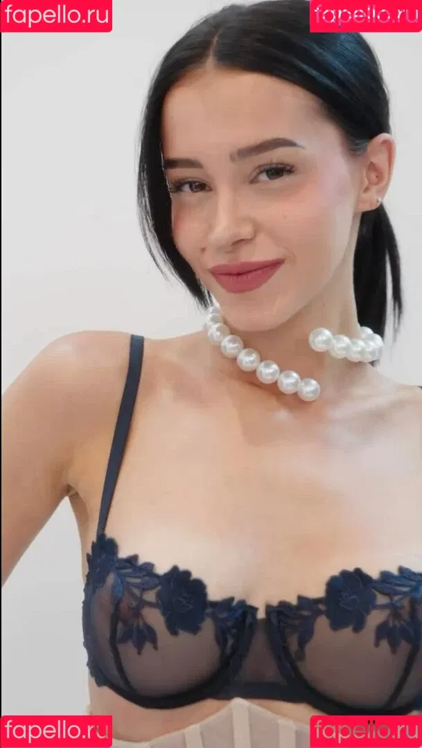Léa Elui / leaelui Onlyfans Photo Gallery 