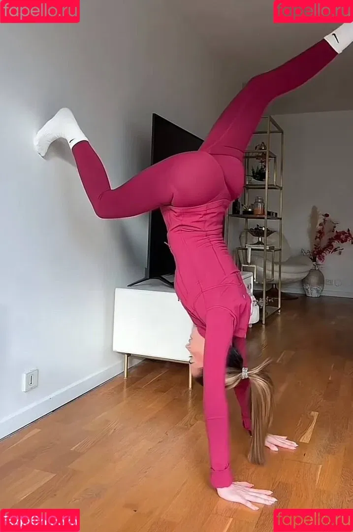 Léa Elui / leaelui Onlyfans Photo Gallery 
