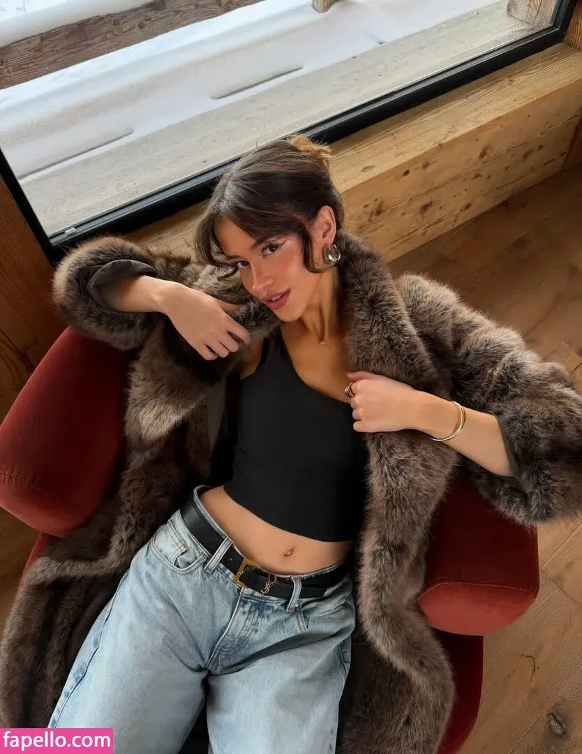 Léa Elui / leaelui Onlyfans Photo Gallery 