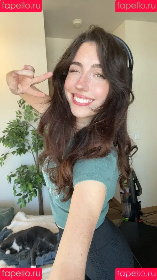 Breebunn / bunnbree Onlyfans Photo Gallery 