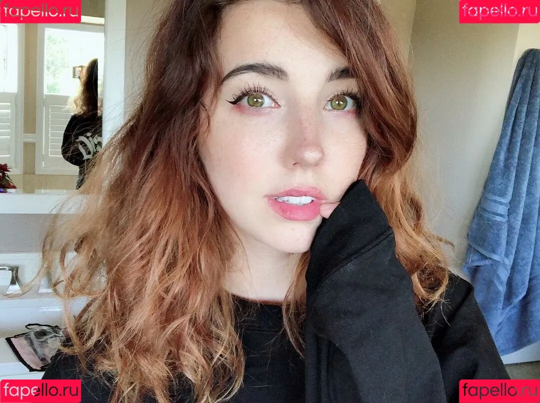 Breebunn / bunnbree Onlyfans Photo Gallery 