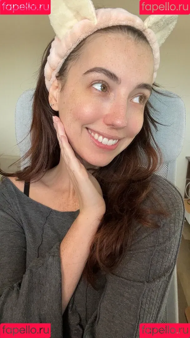 Breebunn / bunnbree Onlyfans Photo Gallery 