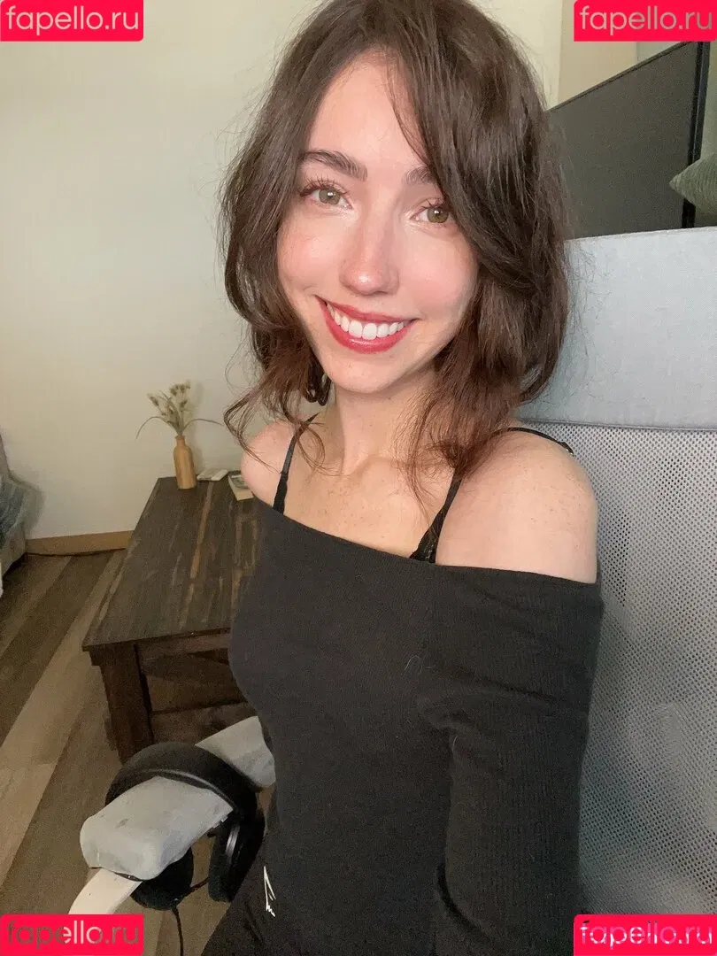 Breebunn / bunnbree Onlyfans Photo Gallery 