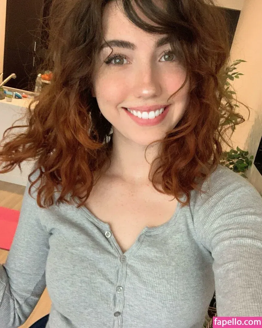 Breebunn / bunnbree Onlyfans Photo Gallery 