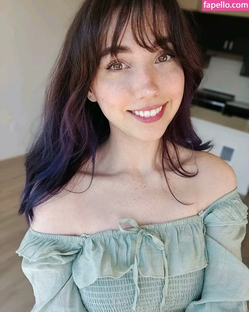 Breebunn / bunnbree Onlyfans Photo Gallery 