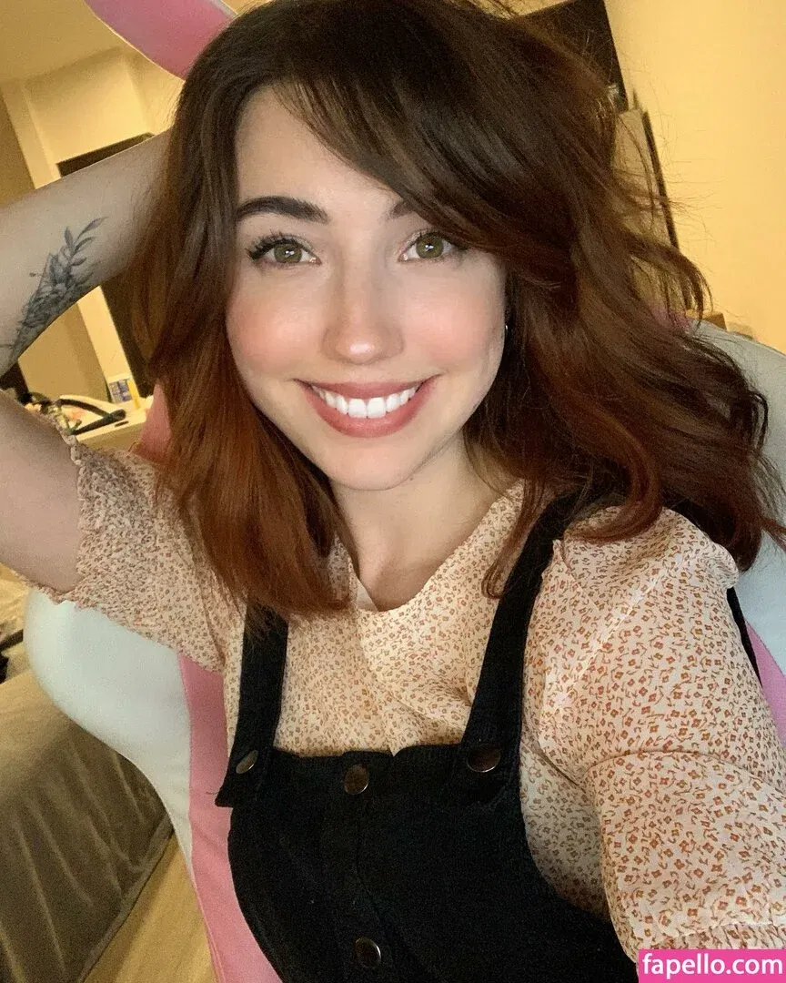 Breebunn / bunnbree Onlyfans Photo Gallery 