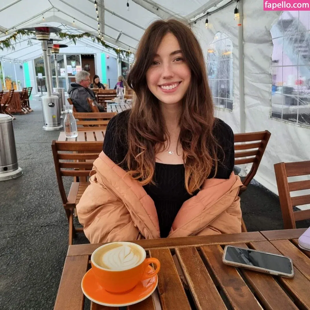 Breebunn / bunnbree Onlyfans Photo Gallery 