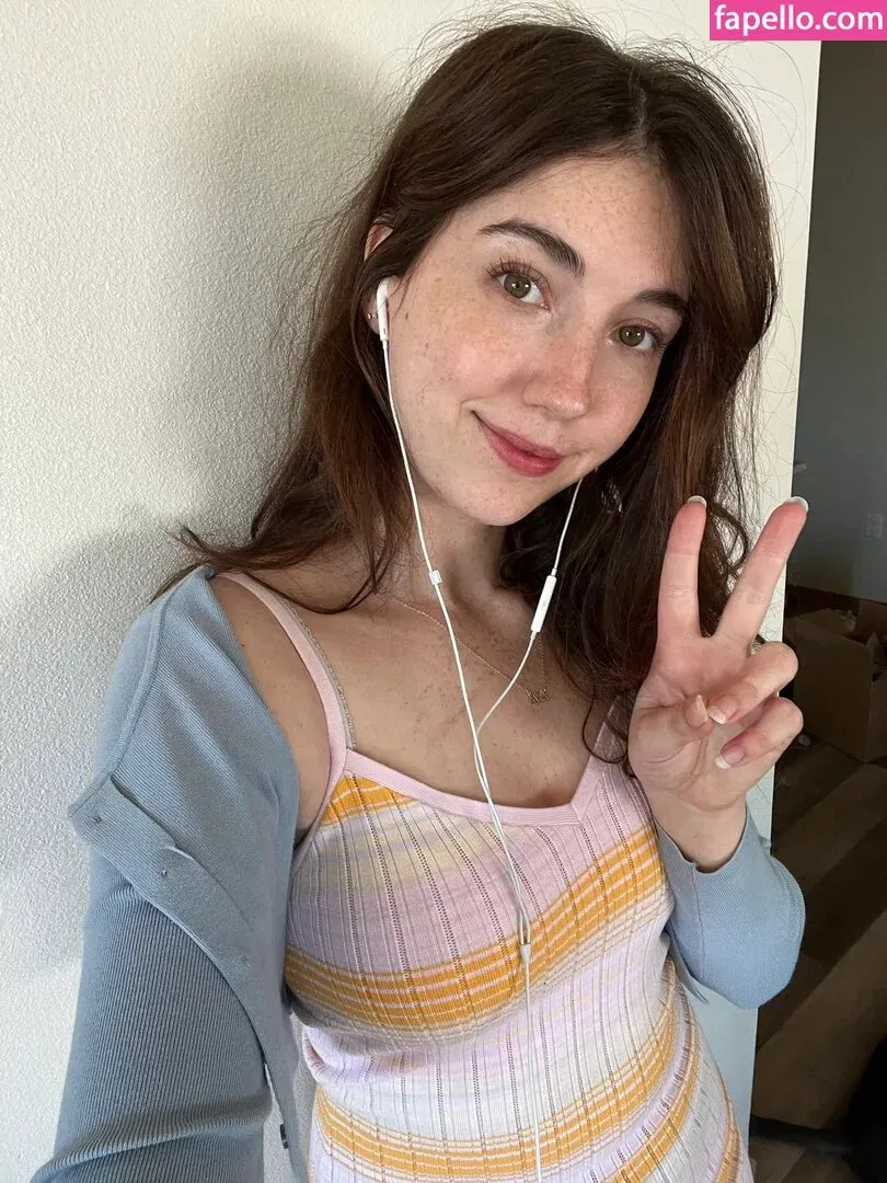 Breebunn / bunnbree Onlyfans Photo Gallery 