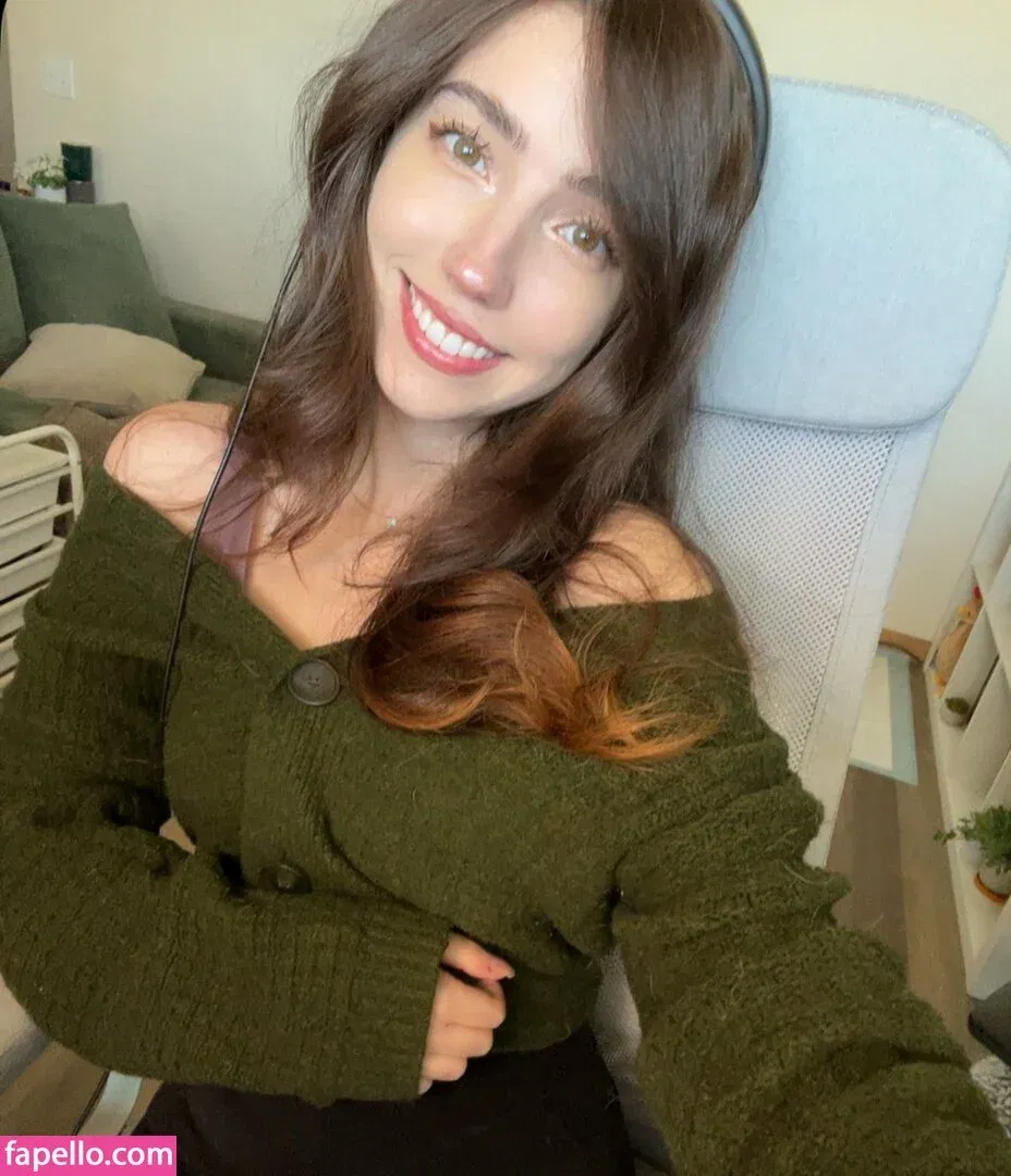 Breebunn / bunnbree Onlyfans Photo Gallery 