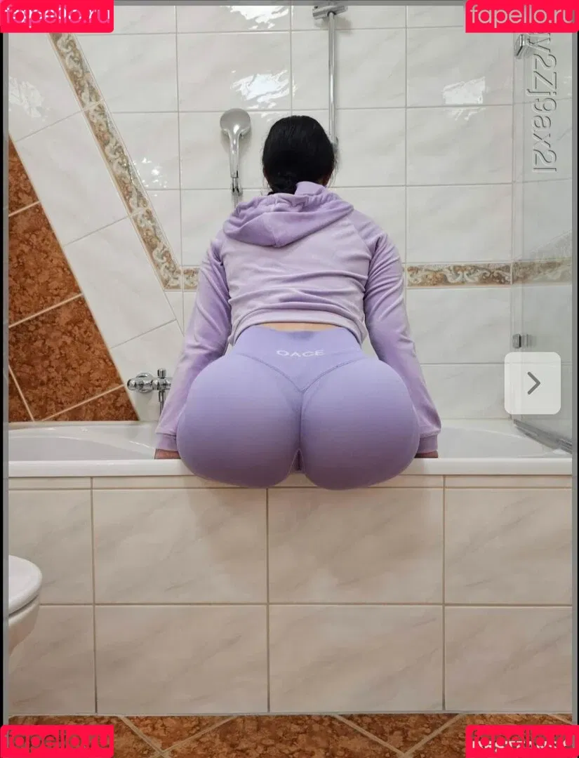 Its_me_melii / its.me_melii Onlyfans Photo Gallery 