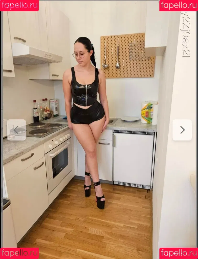 Its_me_melii / its.me_melii Onlyfans Photo Gallery 