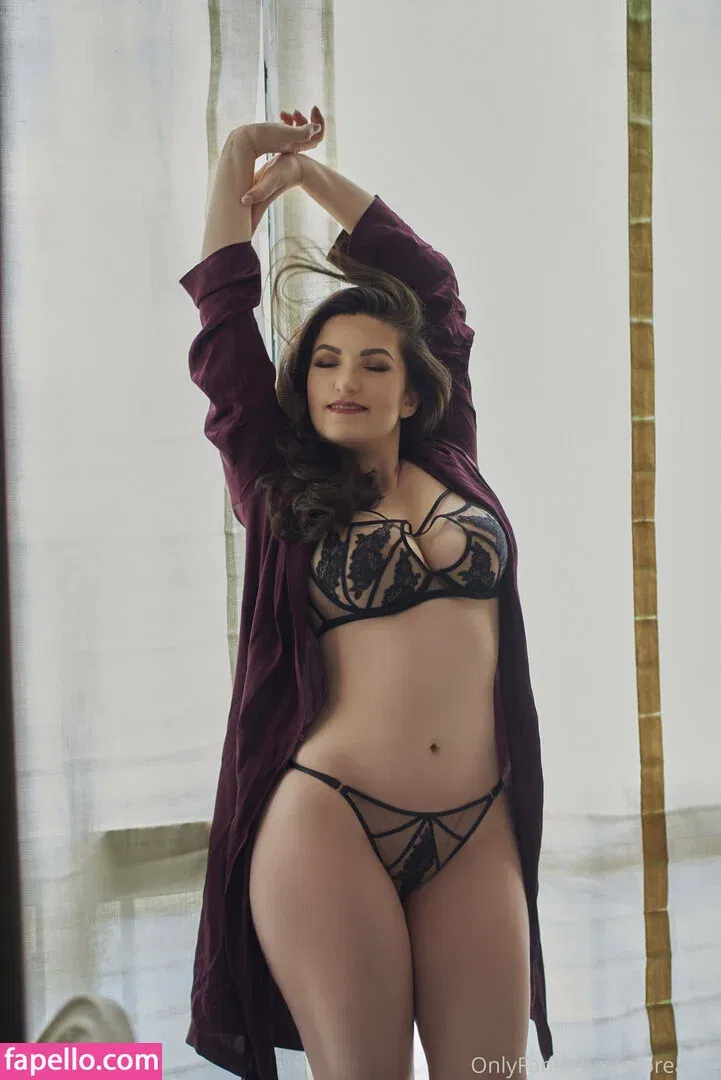 aliceabdelaziz / gfe-alice / morealice Onlyfans Photo Gallery 