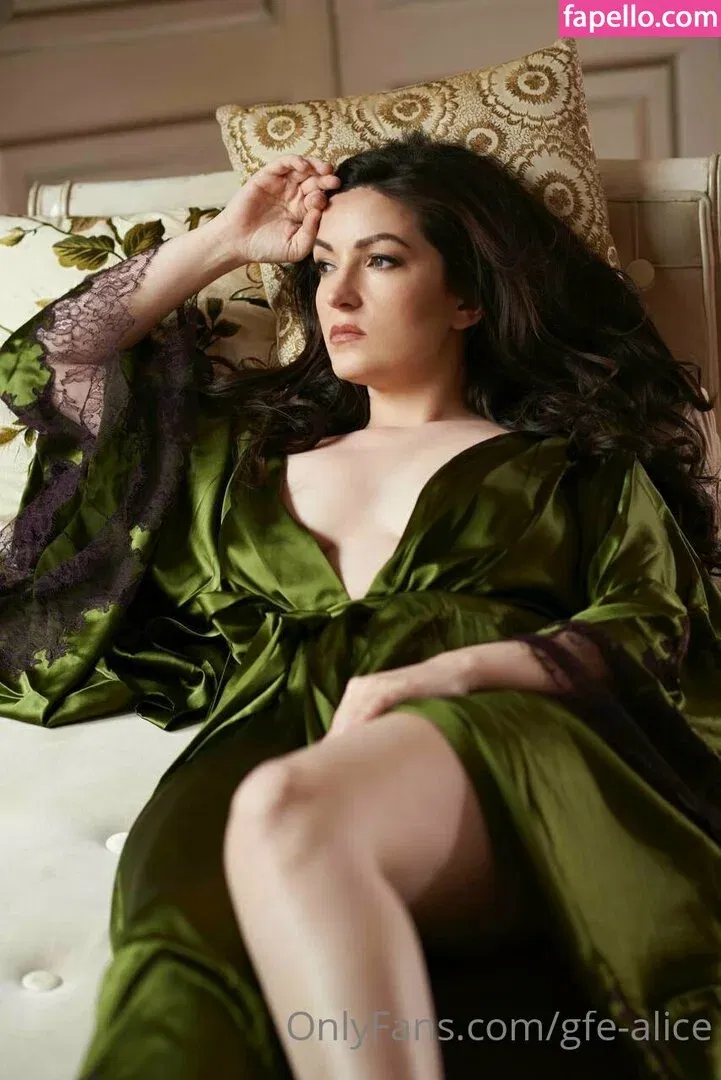 aliceabdelaziz / gfe-alice / morealice Onlyfans Photo Gallery 