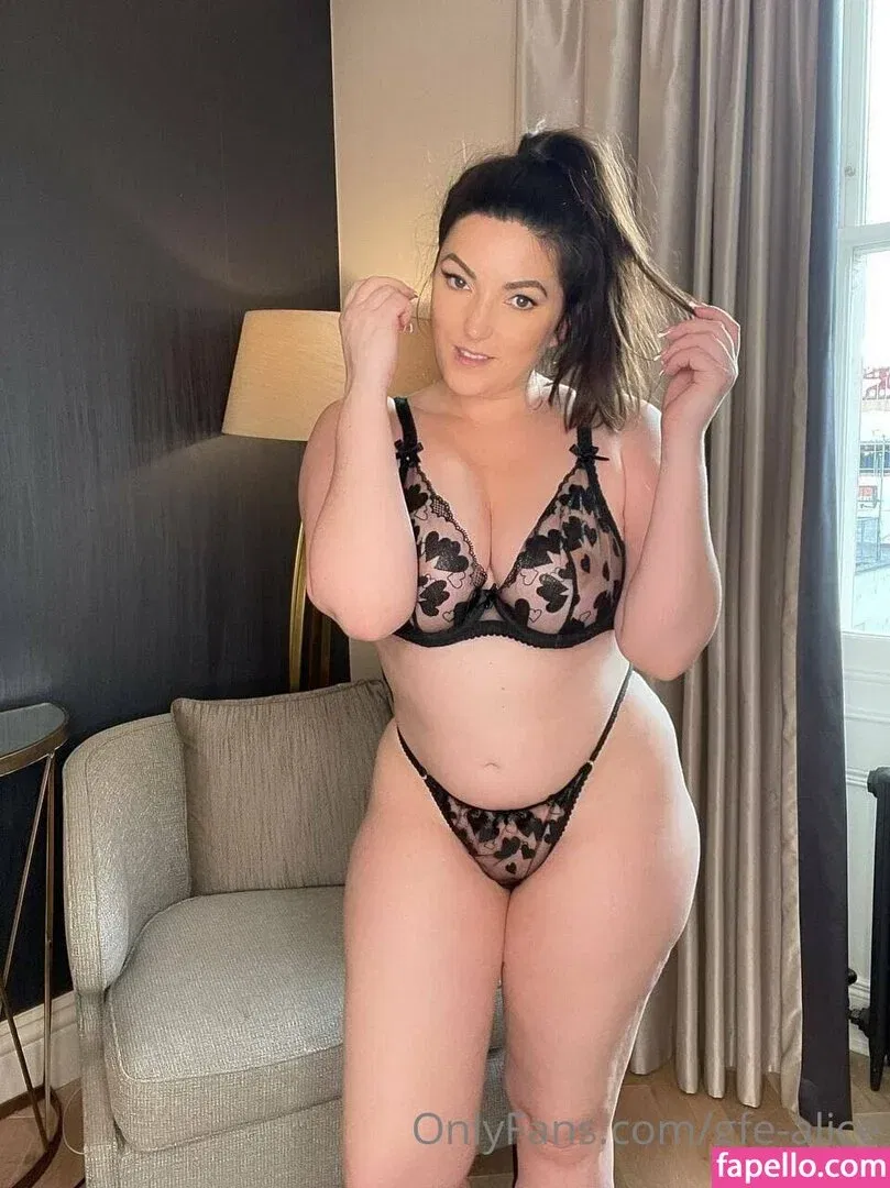 aliceabdelaziz / gfe-alice / morealice Onlyfans Photo Gallery 