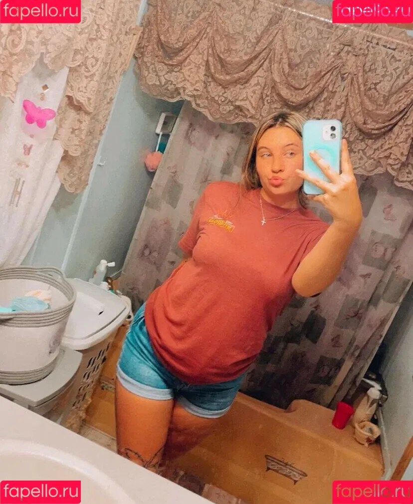 Emahlie / Emahliec01 / covell.emahlie / xoxoecc01 Onlyfans Photo Gallery 