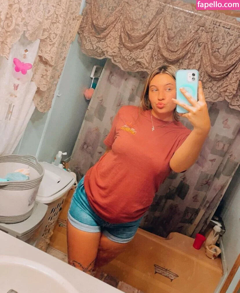 Emahlie Nude Onlyfans Photo 22