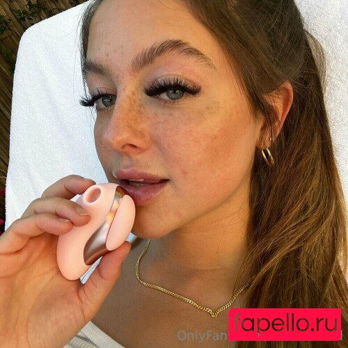 Itstaraswrld Nude Onlyfans Photo 37