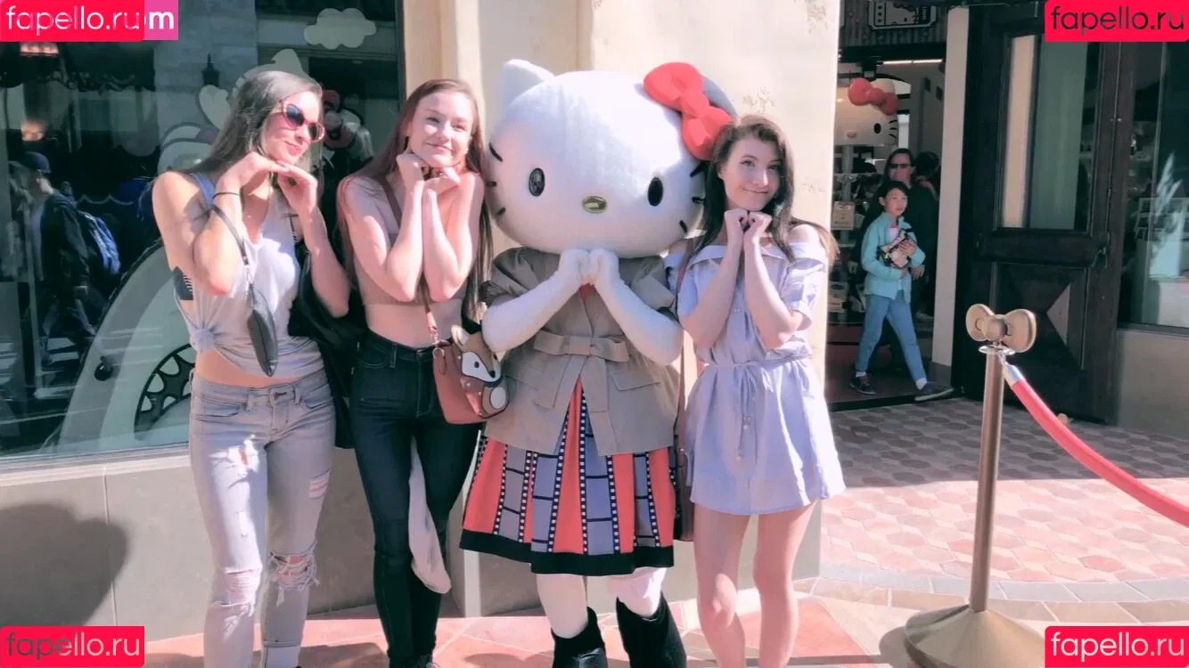 Elizabeth Reed / KawaiiiKitten / KawaiiiKitty / elizabethreed / hi_its_elizabeth_reed Onlyfans Photo Gallery 