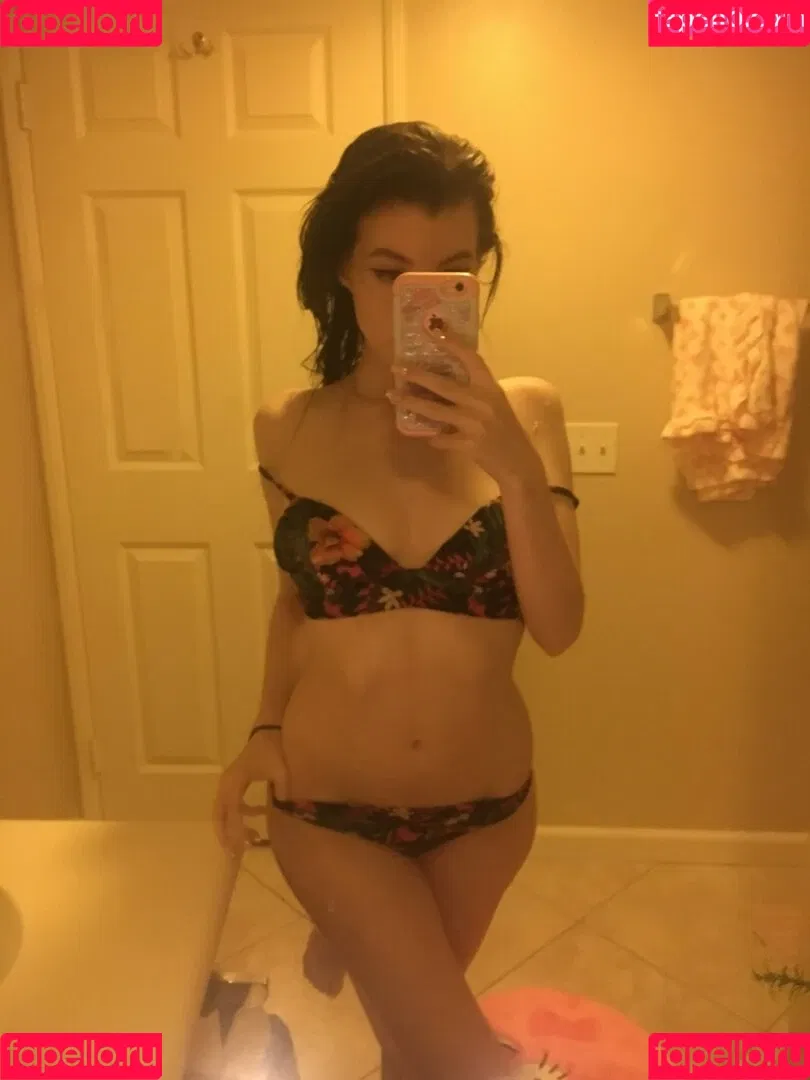 Elizabeth Reed / KawaiiiKitten / KawaiiiKitty / elizabethreed / hi_its_elizabeth_reed Onlyfans Photo Gallery 