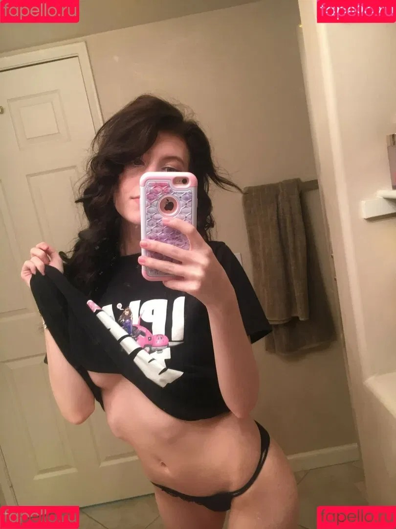 Elizabeth Reed / KawaiiiKitten / KawaiiiKitty / elizabethreed / hi_its_elizabeth_reed Onlyfans Photo Gallery 