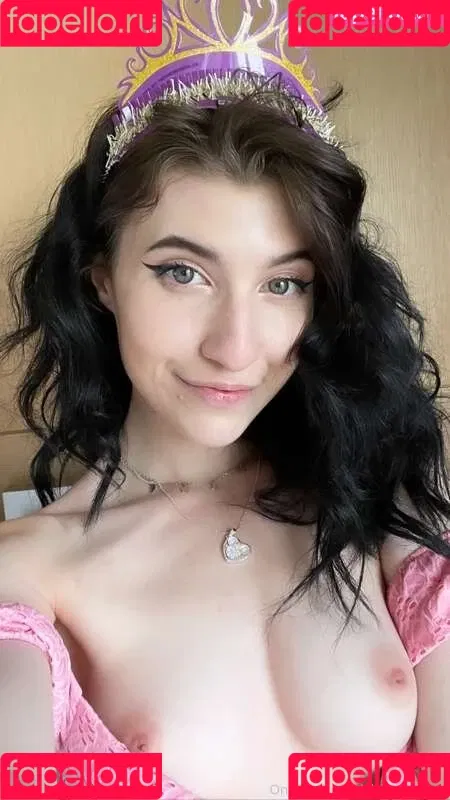 Elizabeth Reed / KawaiiiKitten / KawaiiiKitty / elizabethreed / hi_its_elizabeth_reed Onlyfans Photo Gallery 