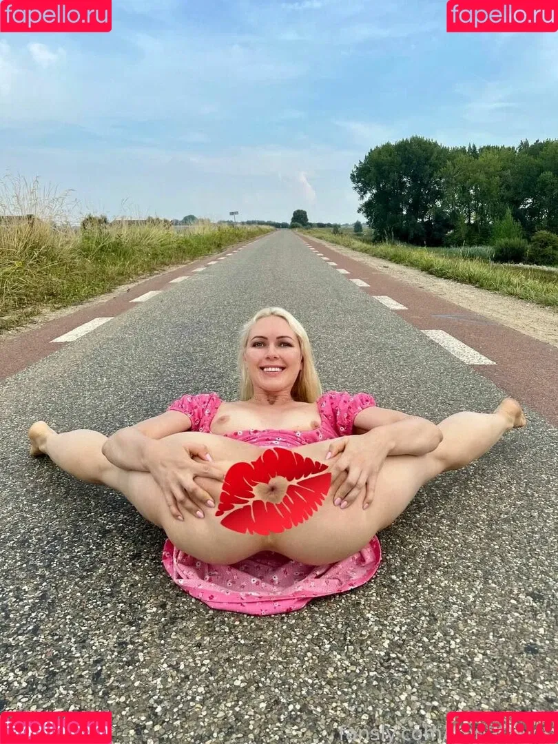 Anna Delos / AnnaDelos / annaadelos Onlyfans Photo Gallery 