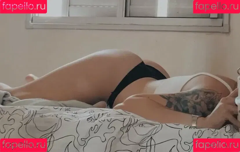 gabyguterres2021 / lauratavora / umapave Onlyfans Photo Gallery 