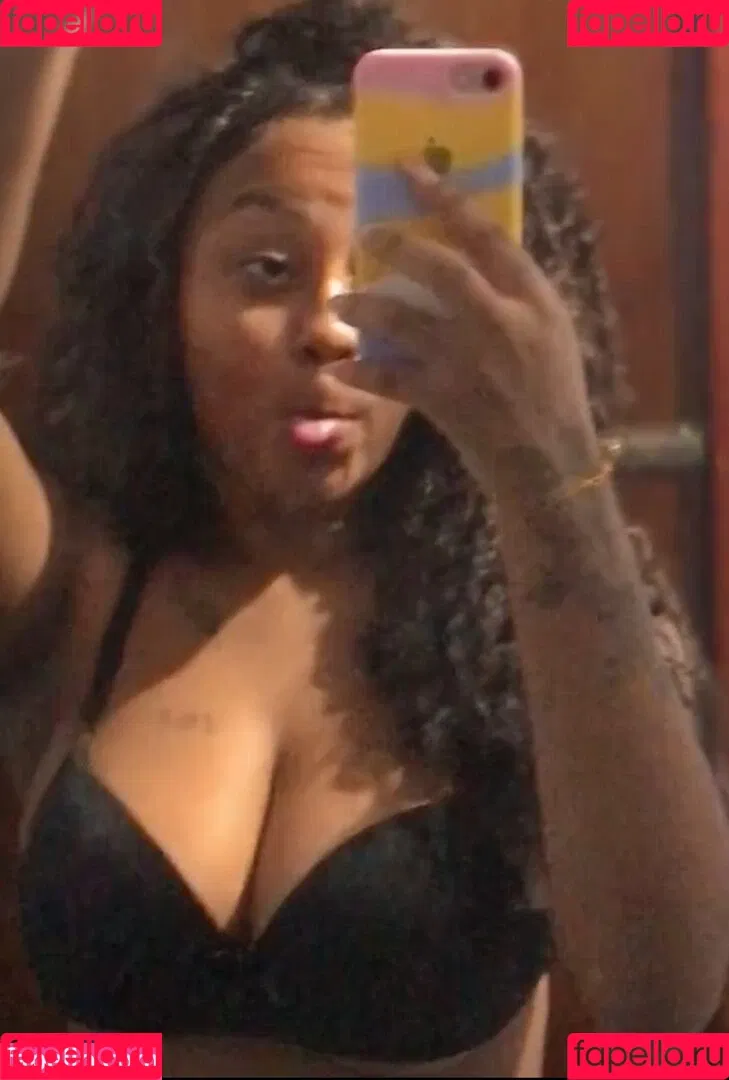 gabyguterres2021 / lauratavora / umapave Onlyfans Photo Gallery 