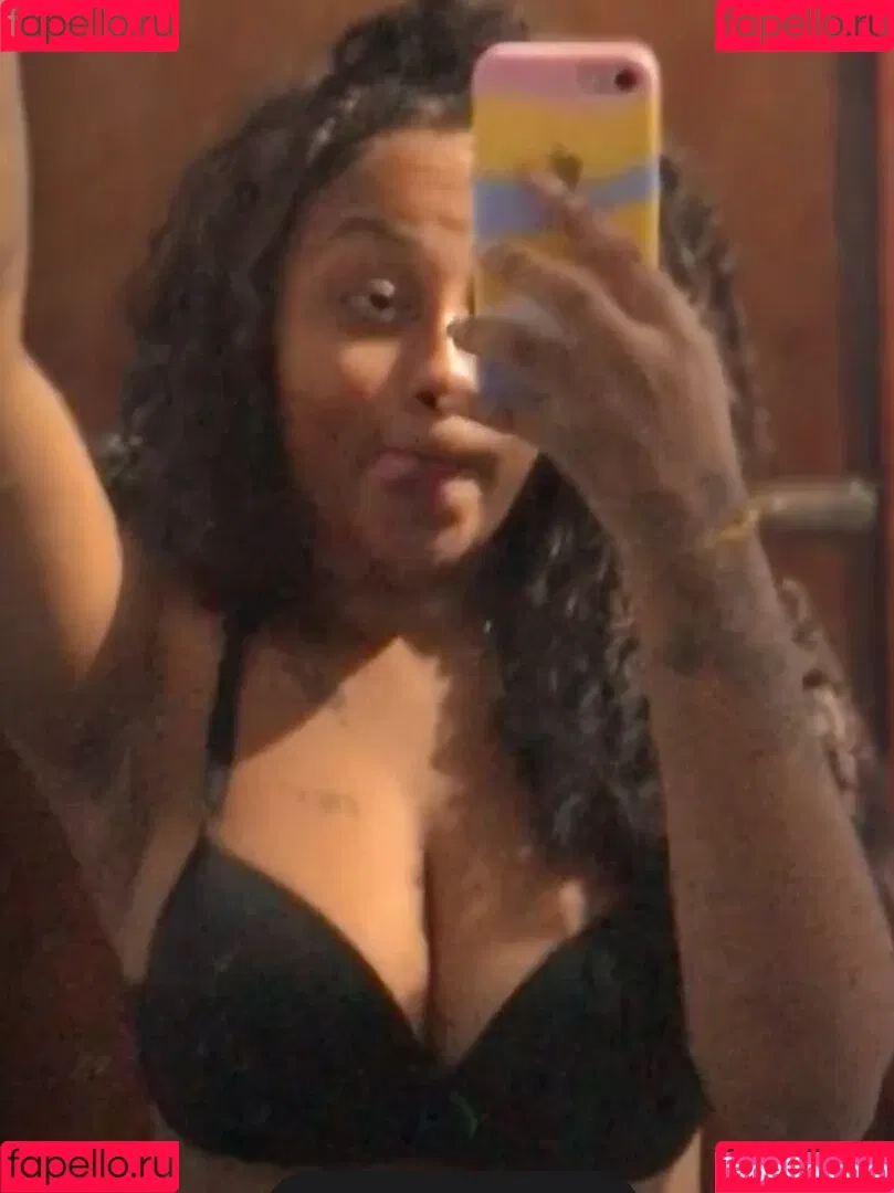 gabyguterres2021 / lauratavora / umapave Onlyfans Photo Gallery 