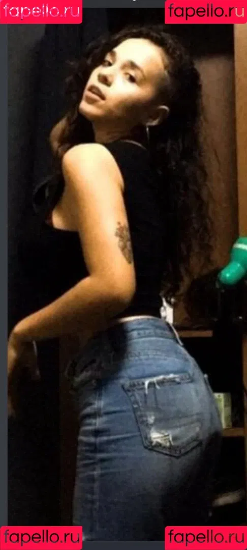 gabyguterres2021 / lauratavora / umapave Onlyfans Photo Gallery 