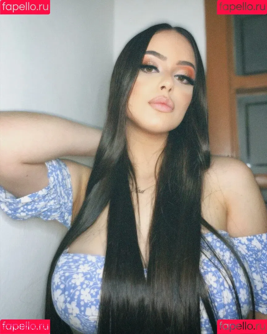 gabyguterres2021 / lauratavora / umapave Onlyfans Photo Gallery 