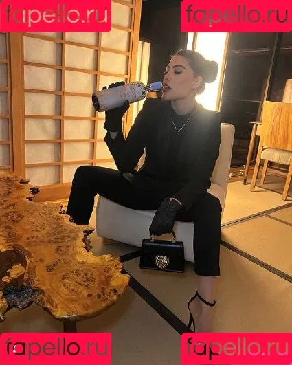 gabyguterres2021 / lauratavora / umapave Onlyfans Photo Gallery 