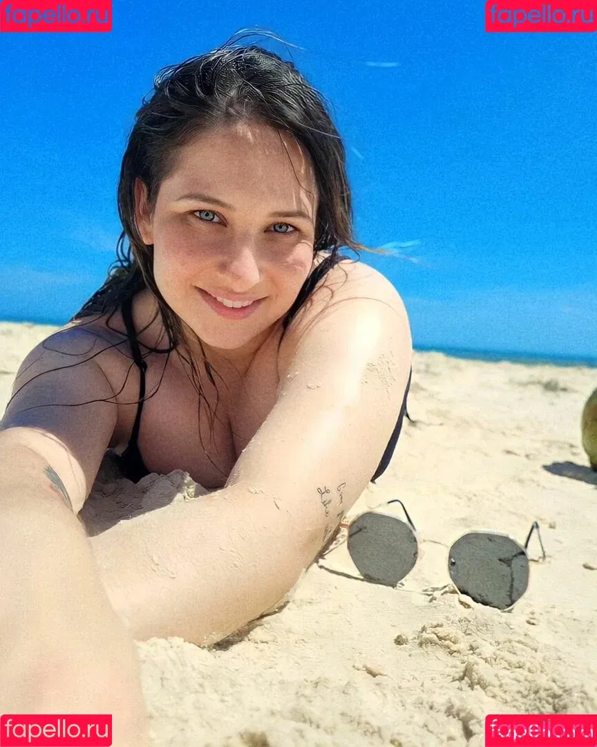 gabyguterres2021 / lauratavora / umapave Onlyfans Photo Gallery 