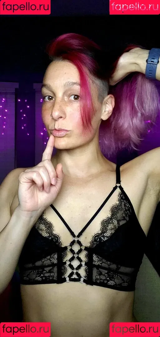 Geekremixalot / staceysilvatv Onlyfans Photo Gallery 
