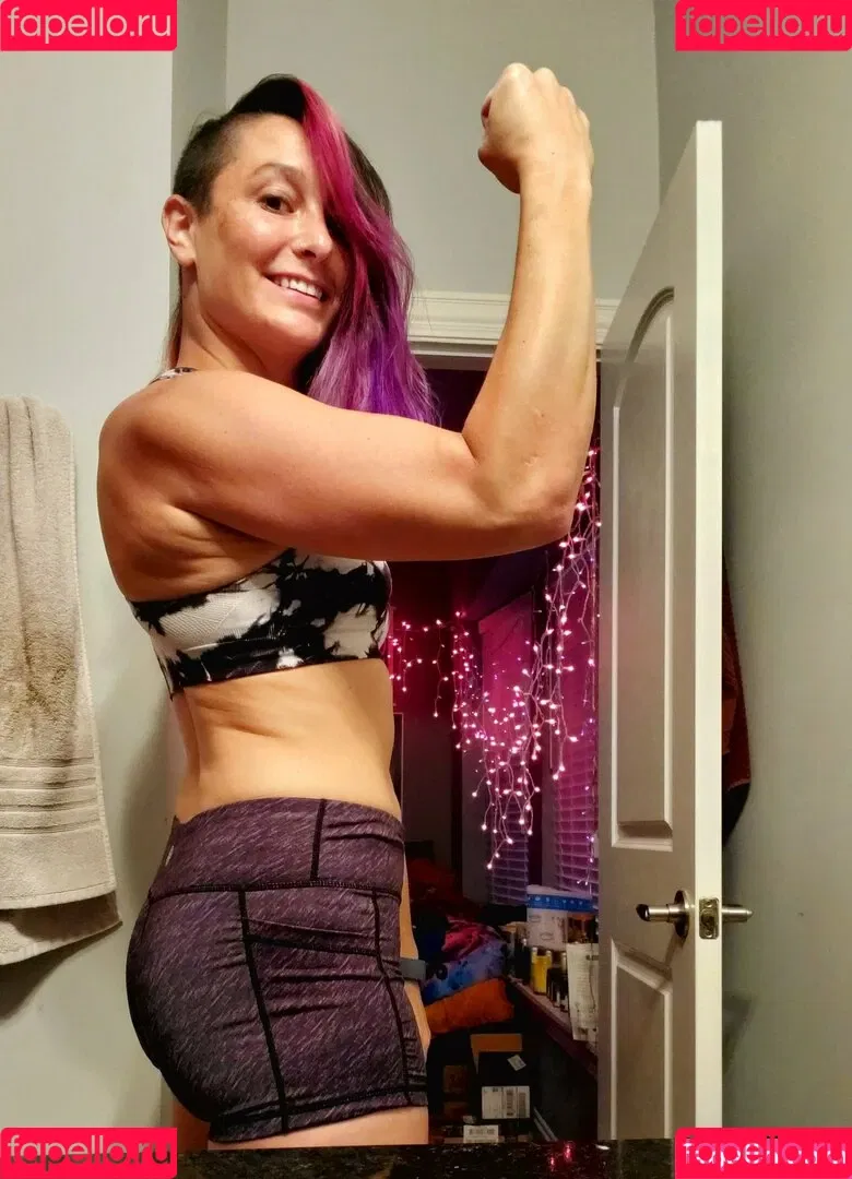 Geekremixalot / staceysilvatv Onlyfans Photo Gallery 