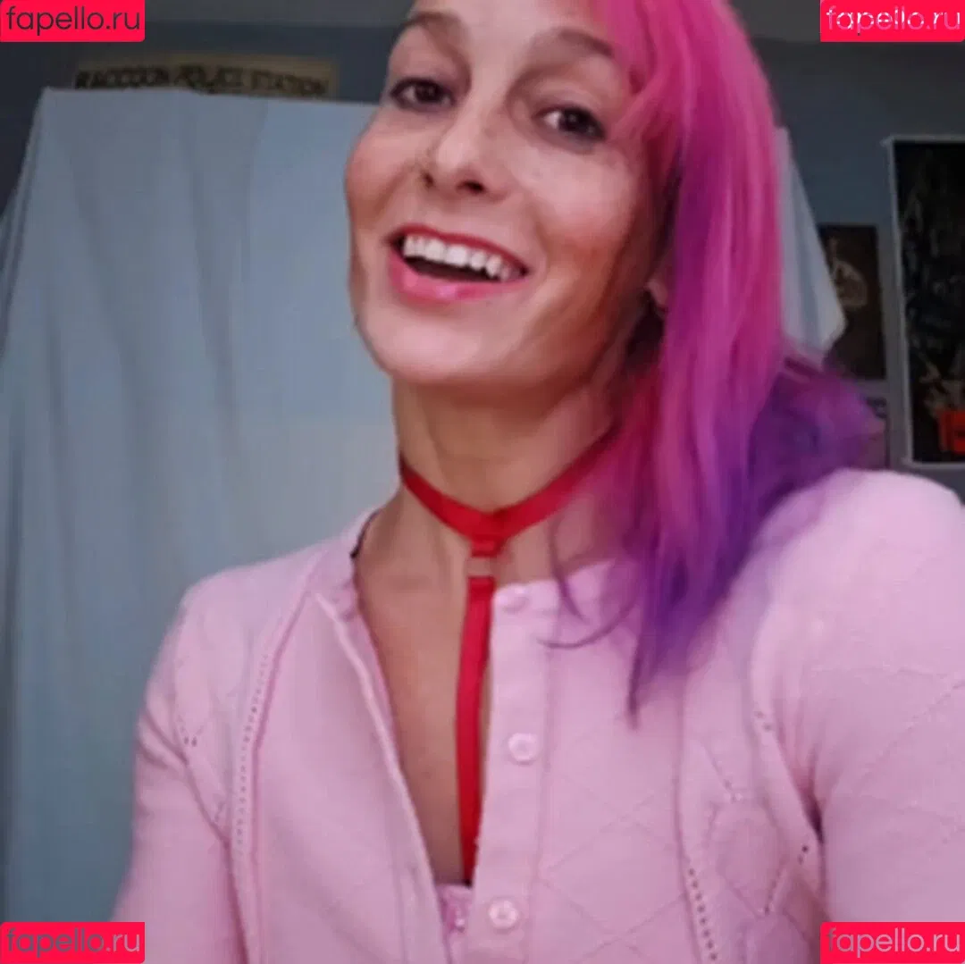 Geekremixalot / staceysilvatv Onlyfans Photo Gallery 