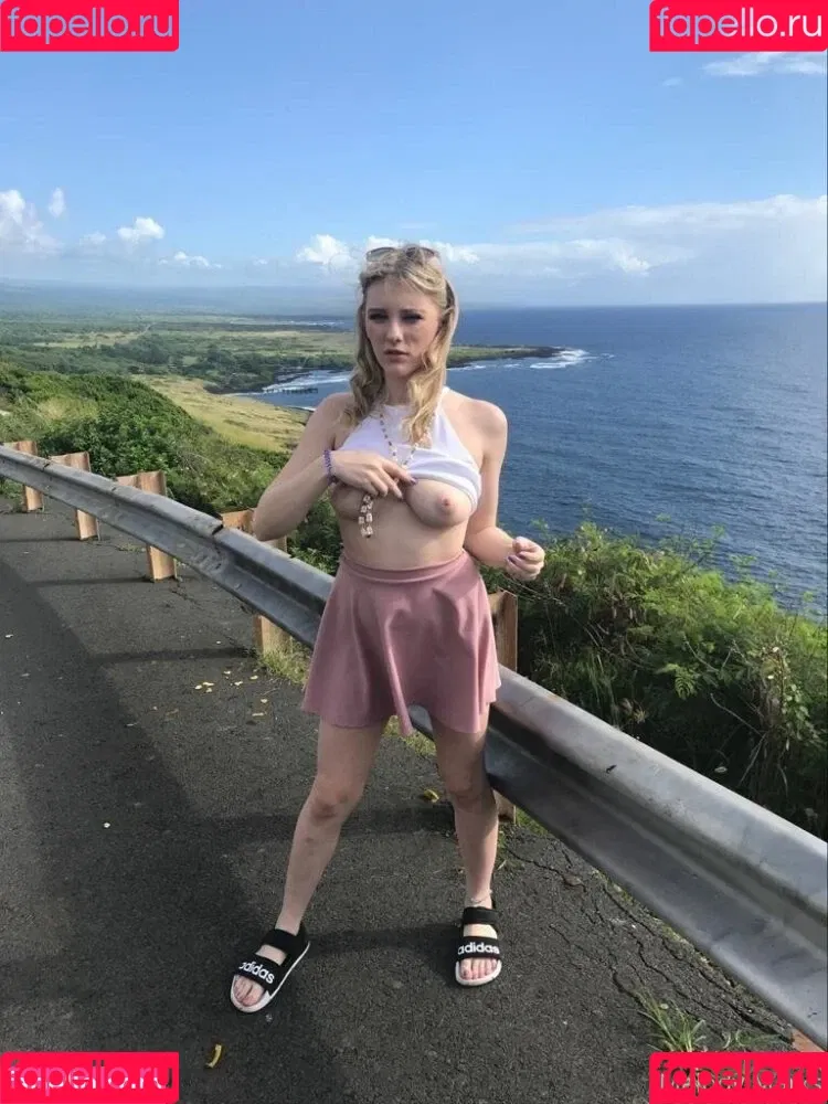 Melody Marks / melbabiexx / melodymarksx / melodymarksxxx Onlyfans Photo Gallery 