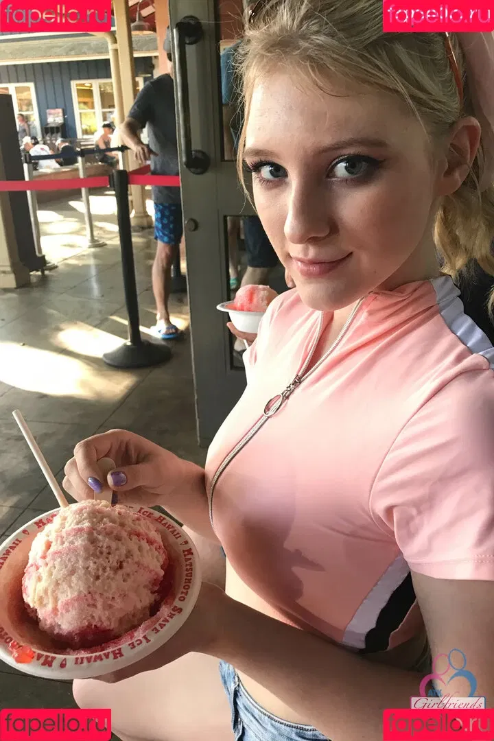 Melody Marks / melbabiexx / melodymarksx / melodymarksxxx Onlyfans Photo Gallery 