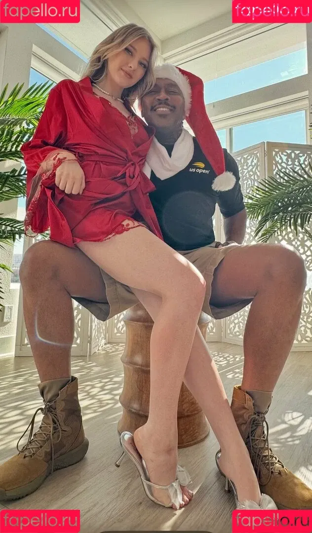 Melody Marks / melbabiexx / melodymarksx / melodymarksxxx Onlyfans Photo Gallery 