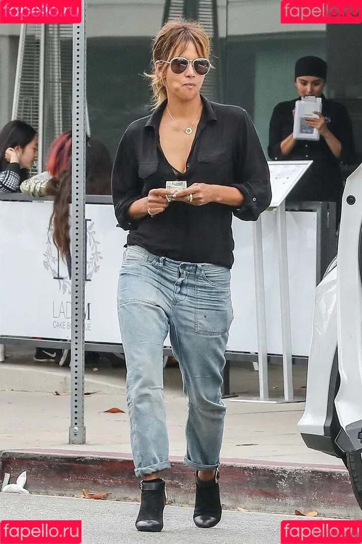 Halle Berry / halleberry / hberry01 Onlyfans Photo Gallery 