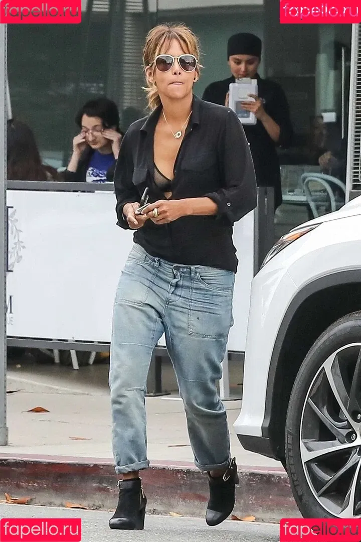 Halle Berry / halleberry / hberry01 Onlyfans Photo Gallery 