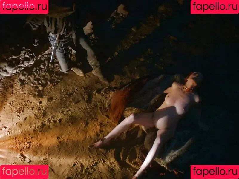 Carice Van Houten / gamethrones / leavecaricealone Onlyfans Photo Gallery 