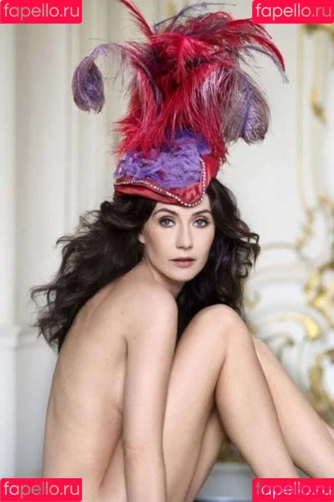 Carice Van Houten / gamethrones / leavecaricealone Onlyfans Photo Gallery 