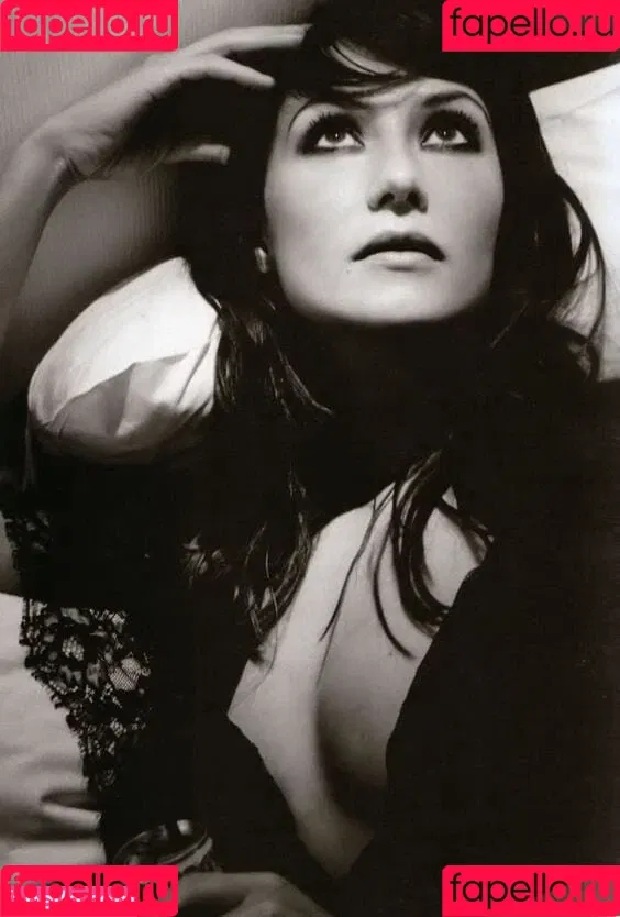 Carice Van Houten / gamethrones / leavecaricealone Onlyfans Photo Gallery 