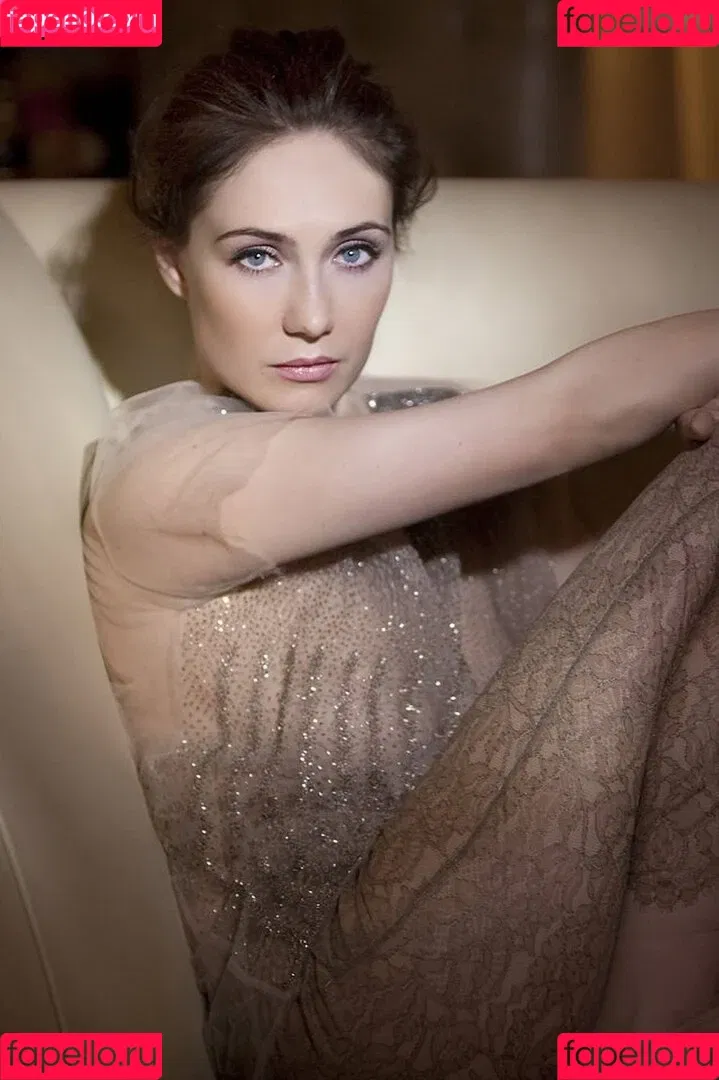 Carice Van Houten / gamethrones / leavecaricealone Onlyfans Photo Gallery 