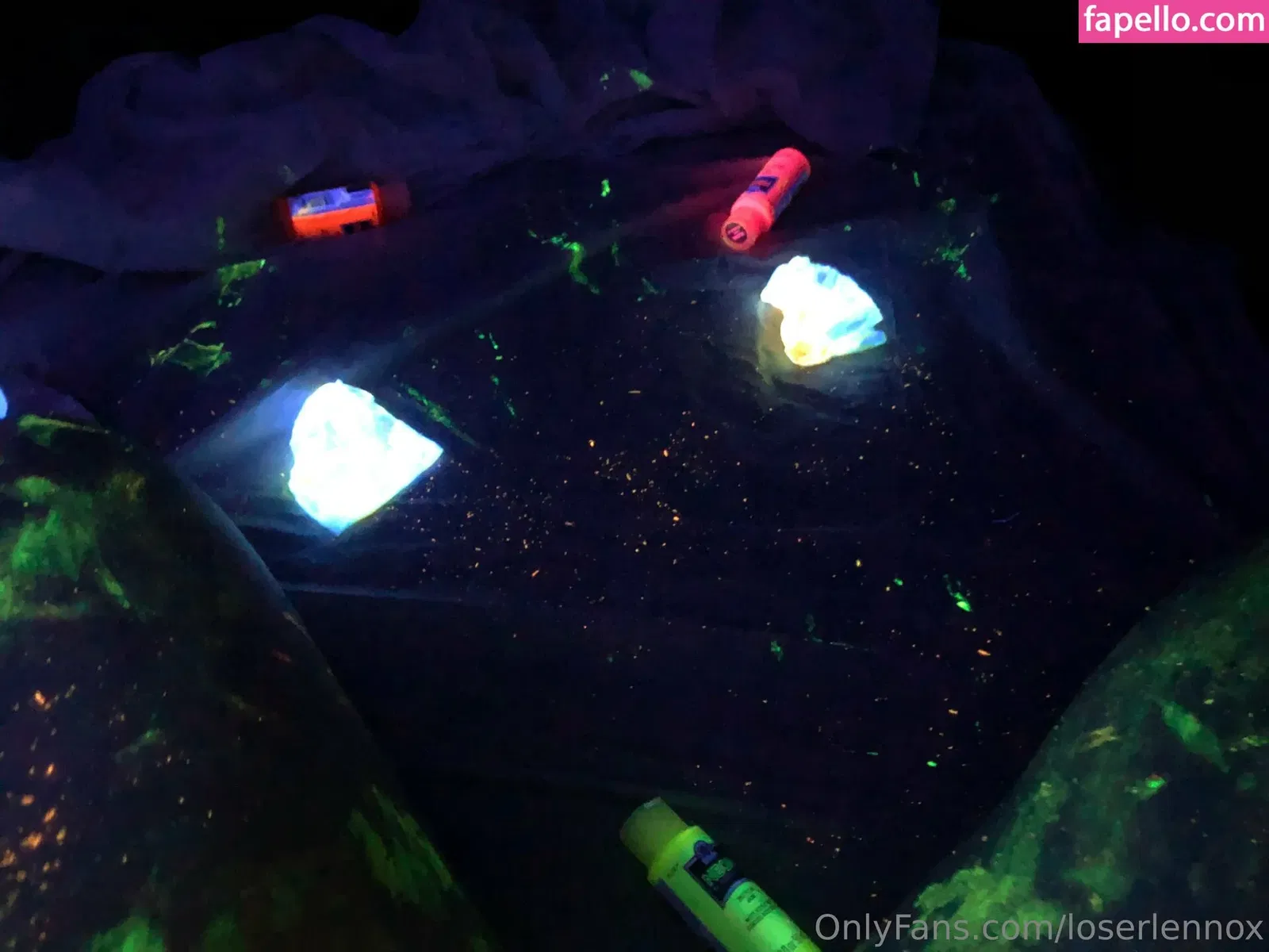 lobeznnox / loserlennox Onlyfans Photo Gallery 