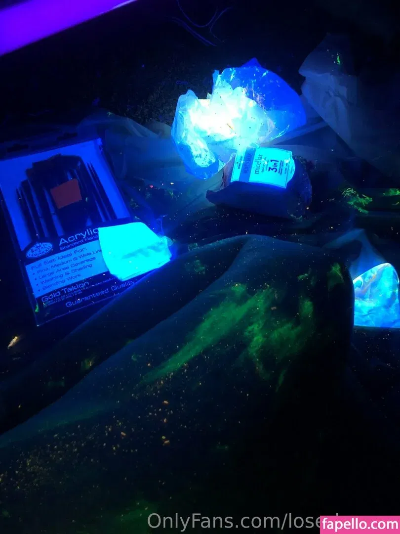 lobeznnox / loserlennox Onlyfans Photo Gallery 