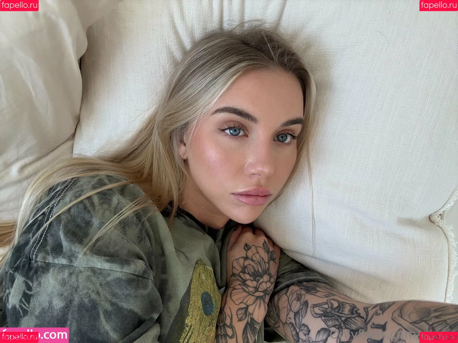 casey / caseylabow / caseyneistat Onlyfans Photo Gallery 
