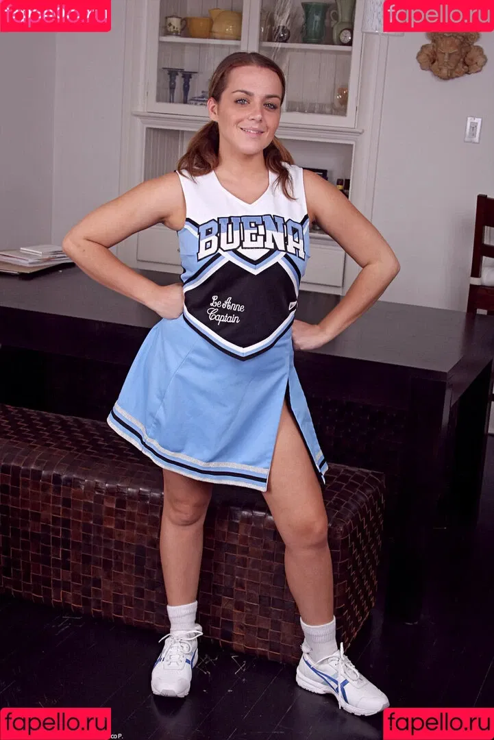 Natasha Nice / benicenatasha / https: / natashaniceofficial__ Onlyfans Photo Gallery 