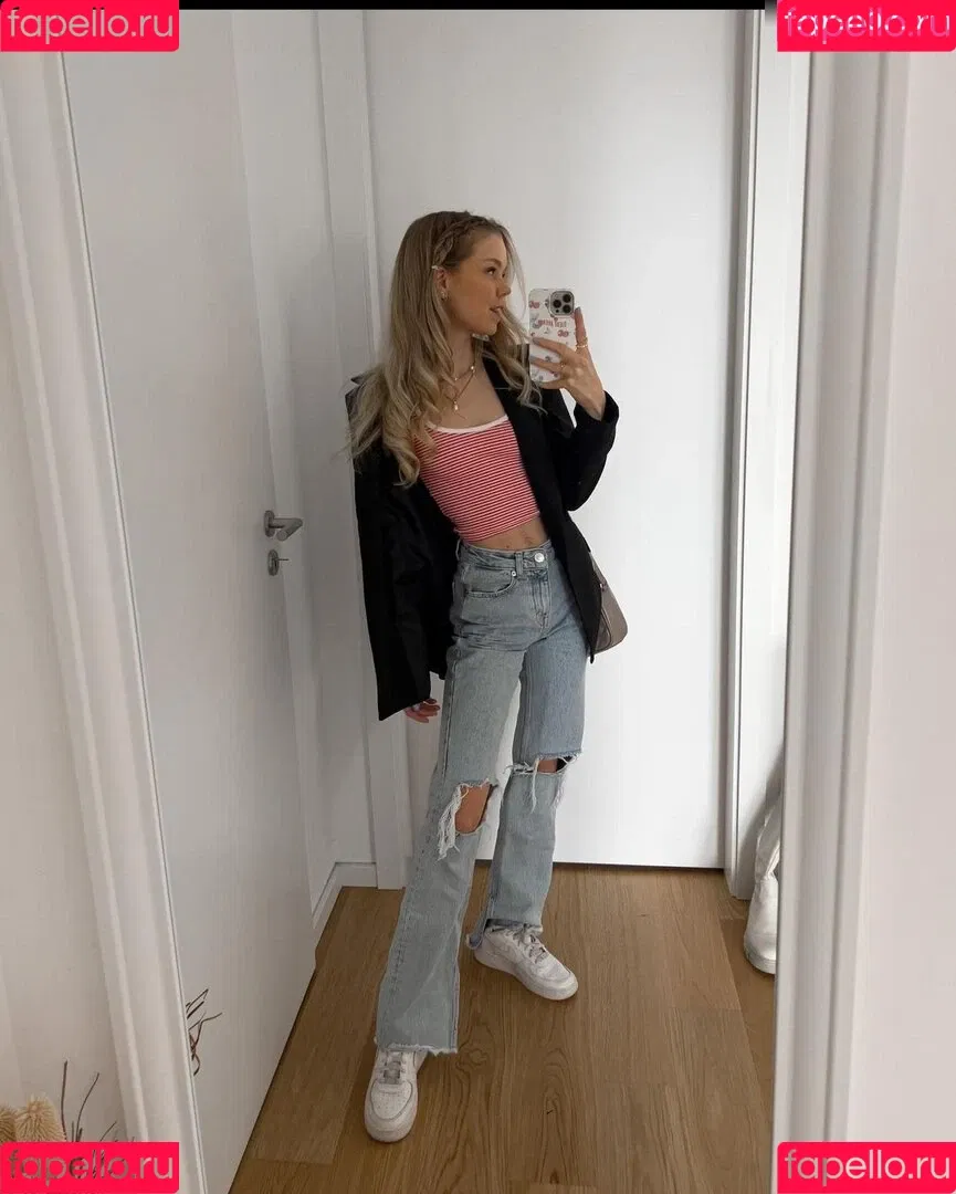 Lea Peach / https: Onlyfans Photo Gallery 